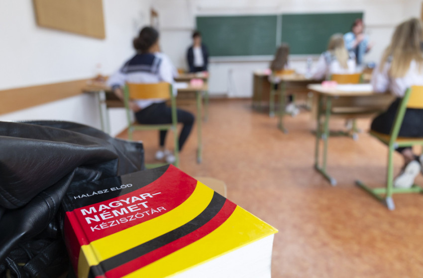 A német nyelvvel folytatódtak az írásbeli vizsgák