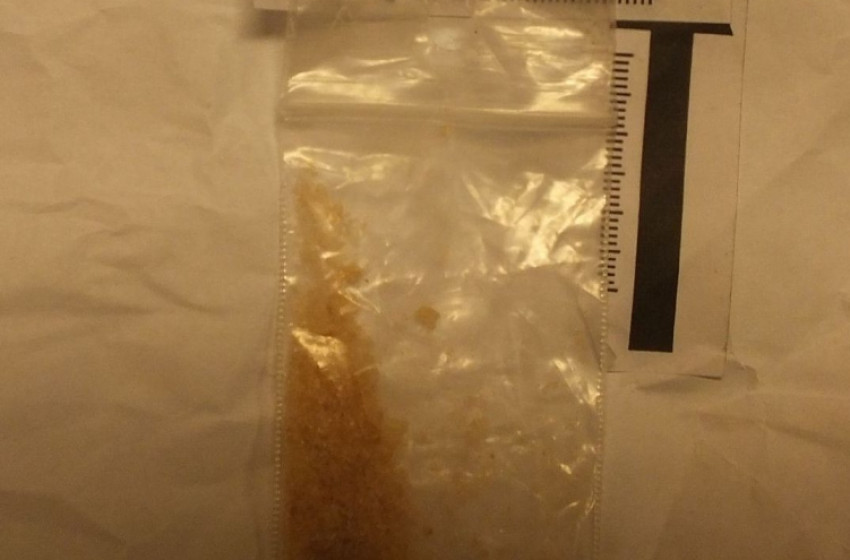 Kábítószergyanús anyagot találtak Veszkényben egy autóban 