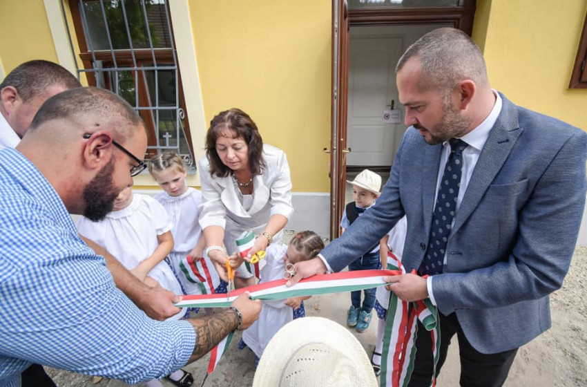 Gyerekek avatták fel a Magyar Falu Program adta fejlesztéseket Árpáson