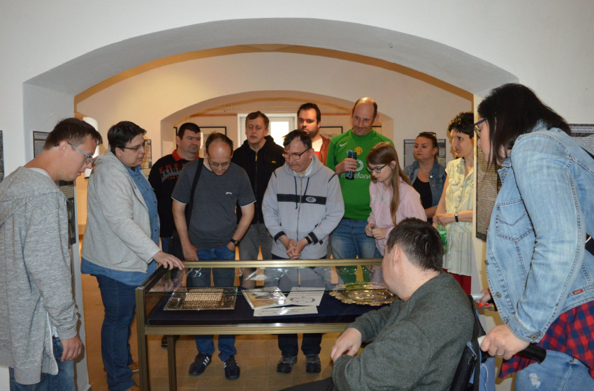 Múzeumi szakkörön vettek részt a Magyar Máltai Szeretetszolgálat csornai csoportjai