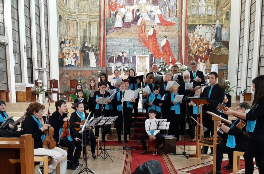 Szűzanya-köszöntő koncert Csornán