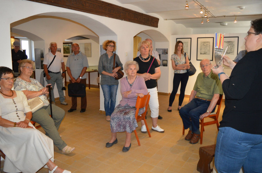 A Rábaközi Helytörténet-kutatók Társulatának tagjai látogattak el a Csornai Múzeumba