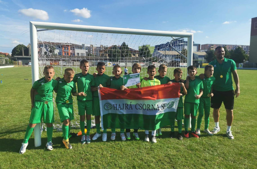 A Csornai Sportegyesület U10-es csapatának sikere Szlovákiában