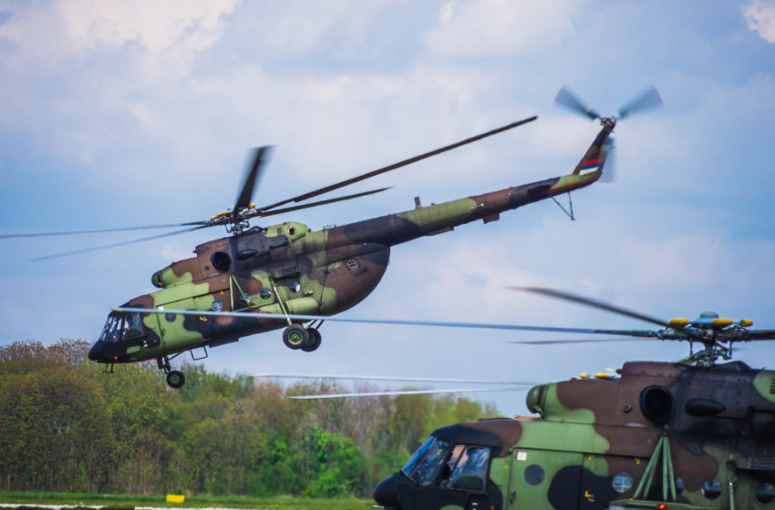 Helikopterek köröznek a magyar légtérben október 20-ig