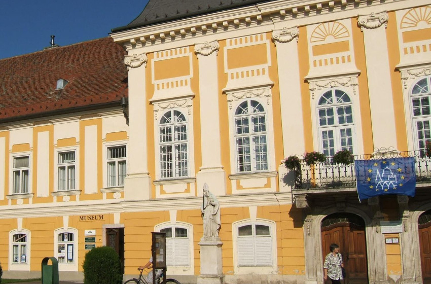 Ötből négy ember felmondott a Csornai Múzeumban, az ötödiket elbocsájtották 