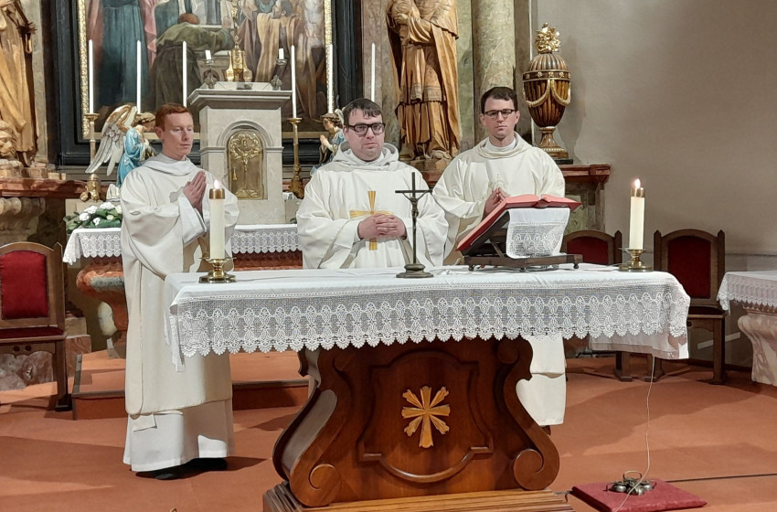 Amerikai premontrei szerzetesek látogatása Csornán