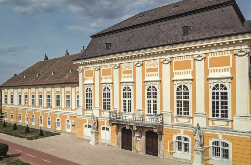 Változott a csornai Premontrei Apátság hivatali ideje novemberben