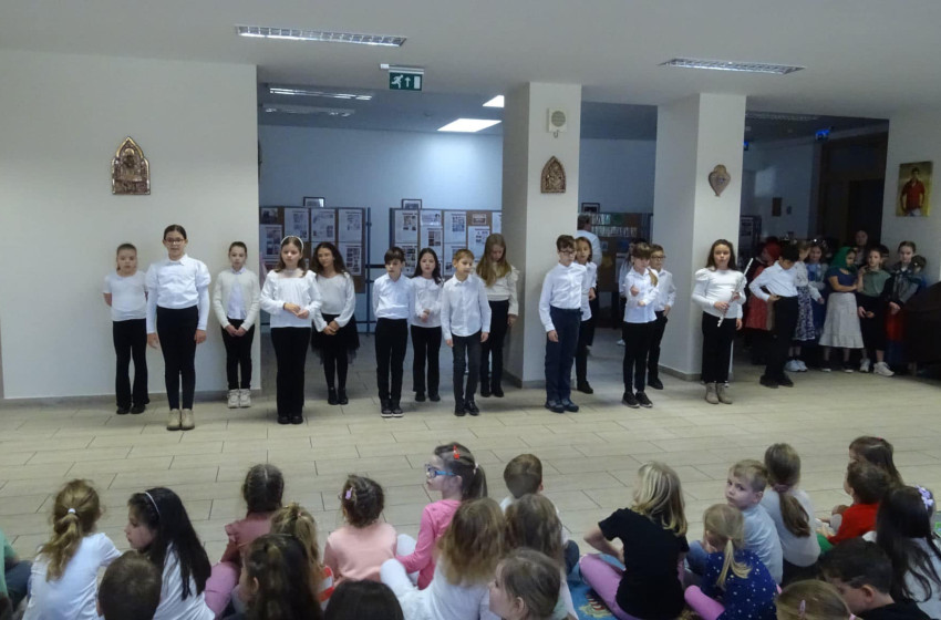 Megemlékezés Szent Erzsébetről a II. Rákóczi Ferenc Római Katolikus Óvoda és Általános Iskolában