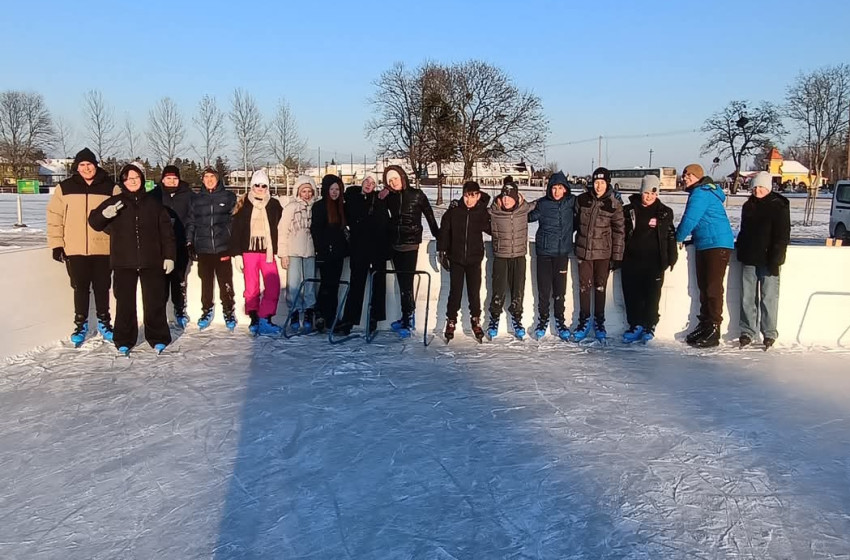 Korcsolyázás Babóton a Mihályi Általános Iskola felsőseinek