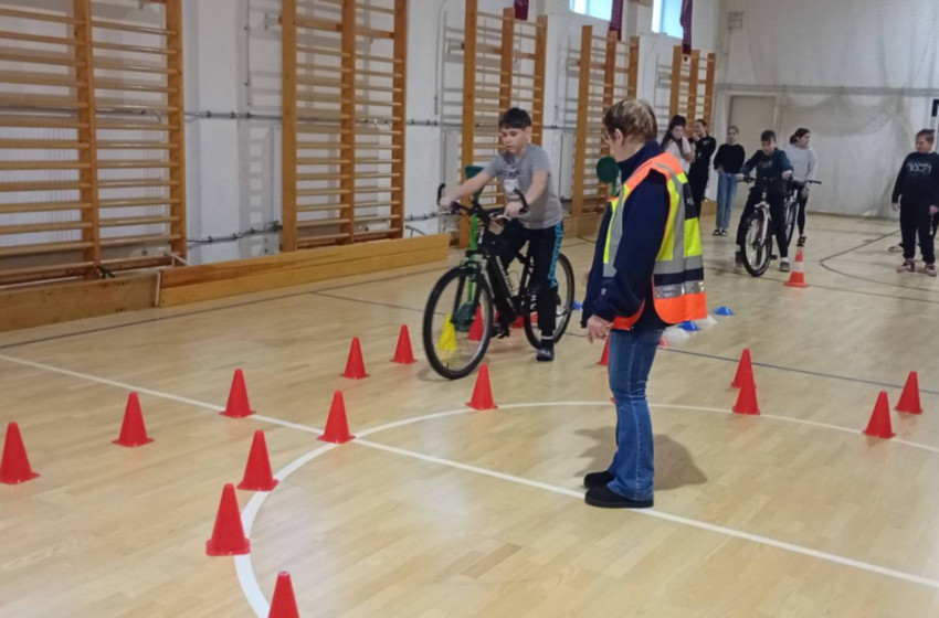 Közlekedésbiztonsági előadások a felső tagozatosoknak Rábapatonán