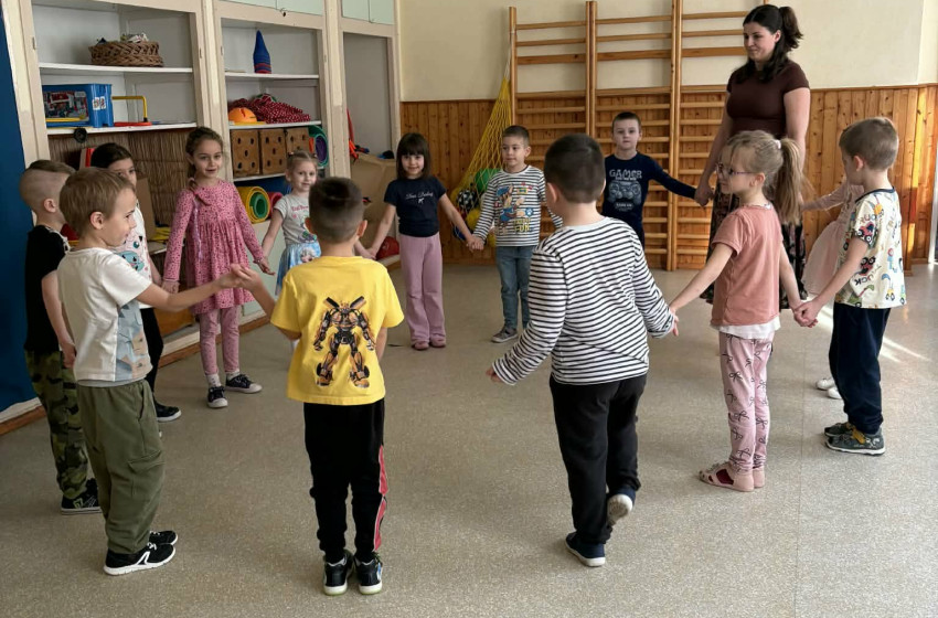 Népi játék és néptánc bemutató a Lakótelepi Tagóvodában