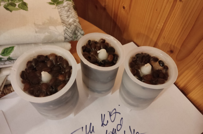 Illatos kreativitás Hövejen – kávés gyertyák készültek