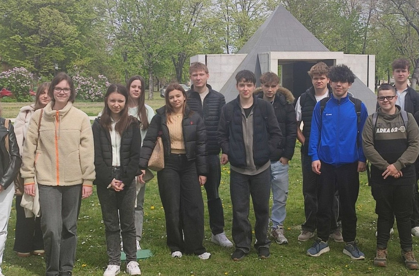 Emlékezetpedagógiai kirándulás a Fiumei úti sírkertben