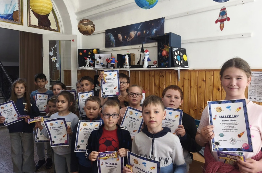 Űrhajózás témájú projektkiállítás a kapuvári iskolában