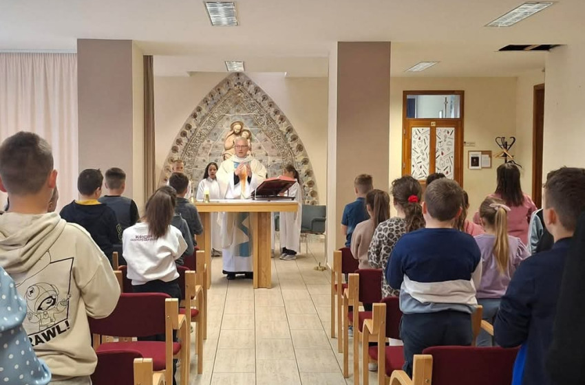 Elsőáldozás örömében ünnepeltek az iskola diákjai