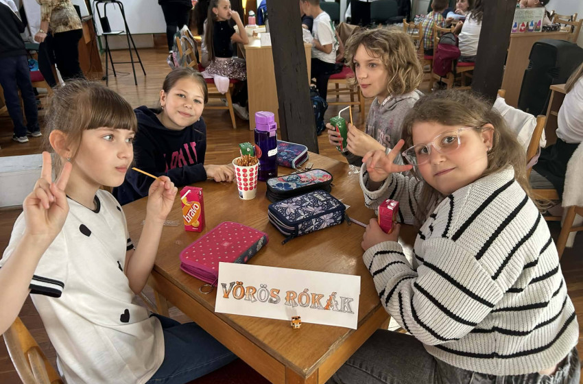 Mesevetélkedő a könyvtárban – kreativitás és lelkesedés minden fordulóban