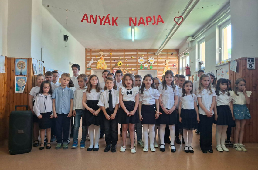 Anyák napi ünnepség 