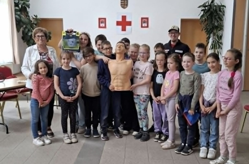 Újraélesztési bemutatón vettek részt a győrsövényházi diákok