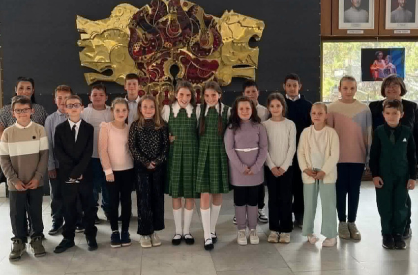 Rábacsécsényi diákok a Győri Nemzeti Színház színpadán