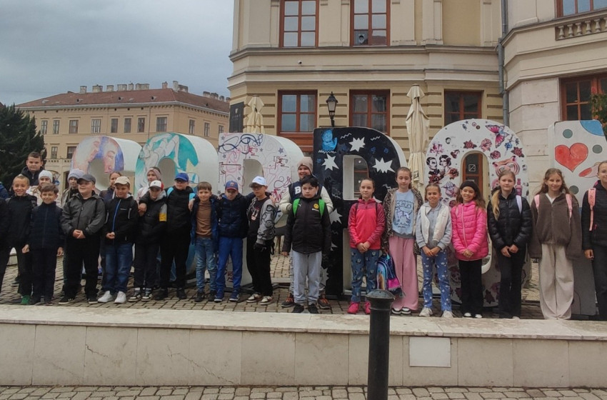 Nagy sikert aratott a Babszem Jankó előadás a negyedikesek körében