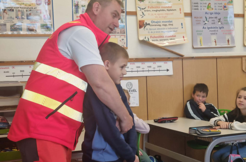 Mentős előadáson vettek részt a 4.a osztály tanulói