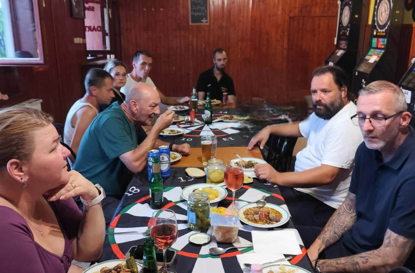 Csapatépítővel és házi versennyel hangolódtak a Fantázia Darts játékosai
