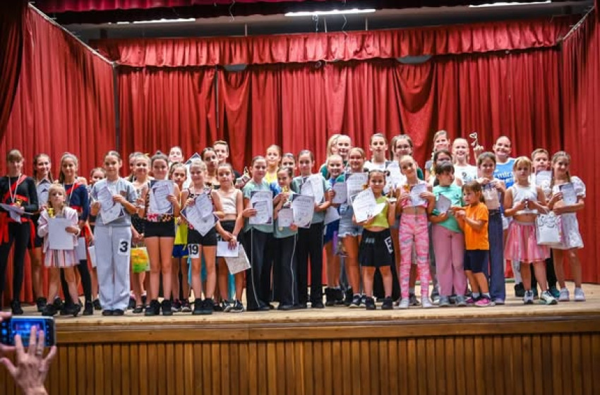 Tizedik alkalommal rendezte meg házi Koreográfus Versenyét a Starlight Dance SE