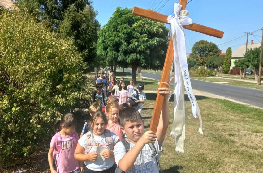 Az Isteni Megváltós Nővérek nyomában – Zarándoklaton a csornai diákok