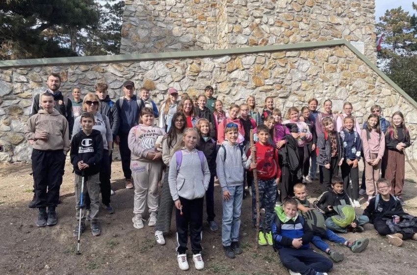 38 csornai diák fedezte fel Sopron szépségeit – őszi túrán jártak a Széchenyi-iskola tanulói